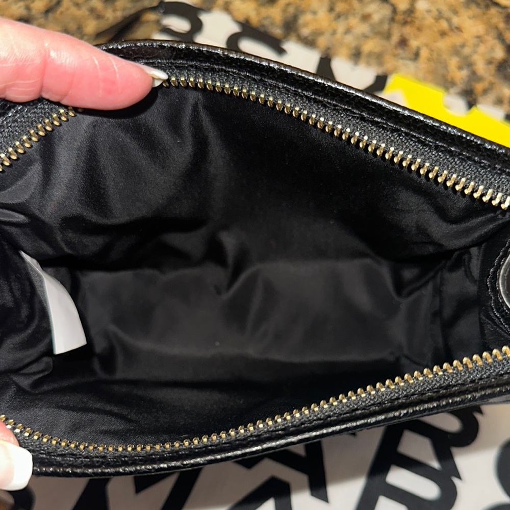 Marc Jacobs ❤️The Grind Leather Cosmetic Bag-NWT - Picture 8 of 13